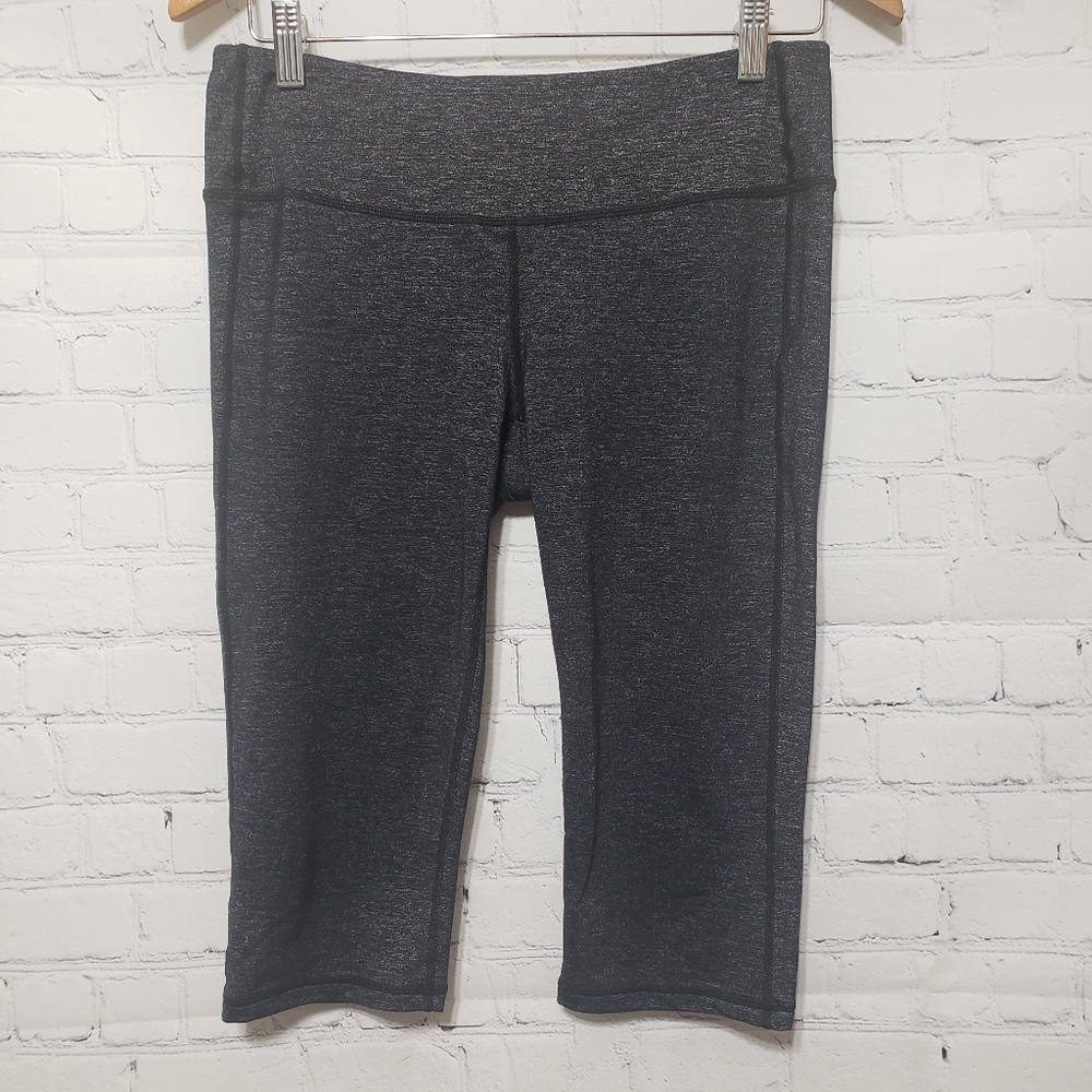 Athleta Sz M Odyssey Chaturanga Capri Leggings - Picture 2 of 11